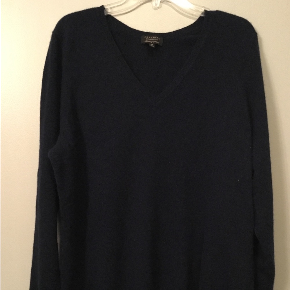 Navy blue cashmere v-neck sweater 2x